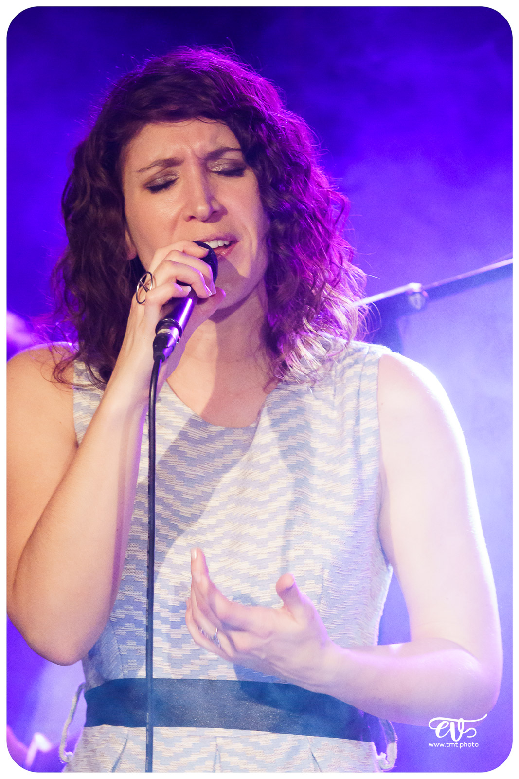 SERGE, ELEGANCE ACOUSTIQUE